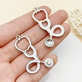 Ciondoli stetoscopio DIY con smalto bianco e dettaglio in pietra di zircone chiara - Stetoscopio Grande Smalto Bianco Bianco K
