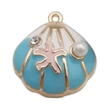Gouden schelphanger met lichtblauw email, een roze zeester en kleine parelversiering - Meerblauw Zeester Parel Schelp (12036)