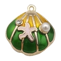 Gouden schelphanger met groen en geel emaille, roze zeester en een kleine witte parel - Groene Zeester Parel Schelp (12039)