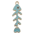 Gouden visgraat hanger met hemelsblauw emaille en hartvormig detail aan de staart - Meerblauwe Visgraat (12044)