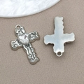 Versilberter Kreuzanhänger aus Zinklegierung mit Herzkristall für DIY-Schmuckherstellung - Drip Oil Herz Weißer Strass Silbergrau Kreuz (16864)