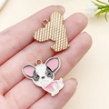 Niedlicher Französische Bulldogge Emaille-Anhänger mit goldener Rautenstruktur hinten - 25x23mm / Rosaroter Chihuahua