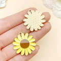 Gouden legering zonnebloem bedeltjes met geel emaille voor DIY sieraden maken - 2,6 cm x 2,6 cm / Gele Madeliefje (23027)