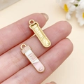 Roze en wit emaille medische bedel met gouden ring voor doe-het-zelf sleutelhangers - Roze Reageerbuis (23066)