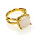 Detalle de anillo dorado con gema cuadrada y banda dividida con textura de lava natural - US 6 / Dorado Piedra de Ojo de Gato Blanca