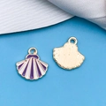 Colgante de concha de esmalte morado y blanco chapado en oro para creación de joyas DIY - 13x13mm / Concha del Océano Púrpura