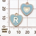Hemelblauwe hartvormige emaille hanger met gouden letter R en stralend patroon - Letter R / Meerblauw