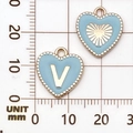 Hemelblauwe hartvormige hangers met gouden letter V voor het maken van sieraden - Letter V / Meerblauw