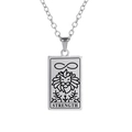 Silberne Tarot-Halskette aus Edelstahl mit Strength-Karten-Anhänger und O-Kette - Stärke / Silber