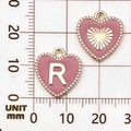 Roze emaille hart hanger met gouden letter R en stralende textuur op meetrooster - Letter R / Roze