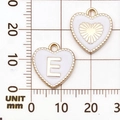 DIY hartvormige hanger met gouden letter E en wit email voor sieraden maken - Letter E / Wit