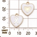 Witte emaille hartvormige hanger met gouden letter X en zonnestraal op een schaal - Letter X / Wit