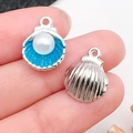 Ciondolo a conchiglia argento con smalto blu e perla per creazione gioielli fai-da-te - Conchiglia di Perla in Smalto Blu Lago (14351) / 12x15mm