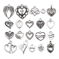 Set de 20 colgantes de corazón vintage plateados con grabados LOVE para joyería artesanal - Serie de Corazones de Plata Antigua (SN917)