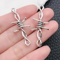 Pendentifs barbelés argentés pour la création de bijoux DIY et accessoires d'oreilles - 40x16mm / Style Fil de Fer Barbelé Double Boucle Argent Antique (19255)