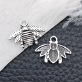 Dijes de abeja en plata antigua con detalles de alas para joyería artesanal - Abeja Pequeña de Plata Antigua (7390) / 16x20mm