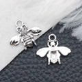 Colgantes de abeja plateados para bisutería DIY con texturas de alas reales - Abeja de Plata Antigua (9188)