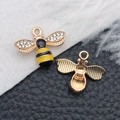 Colgante de abeja dorado con esmalte amarillo negro y cristales para joyería artesanal - Abeja de Esmalte Amarillo (11872)