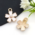 Pendentif marguerite en émail blanc avec perle et alliage doré pour bijoux DIY - Style Fleur de Cerisier Perle Artificielle Émail Blanc (12079)