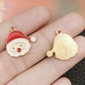 Detalle del frente esmaltado y reverso dorado del colgante de Papá Noel en aleación - Papá Noel Rojo y Blanco (12523)