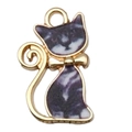 DIY Cartoon Katzen-Anhänger in Lila Marmor-Emaille mit goldener Schleife für Schmuck - Schwarze Katze mit Marmormuster-19110