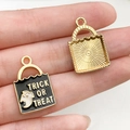 Μενταγιόν φαντασμάτων Trick or Treat από χρυσό και μαύρο σμάλτο για κοσμήματα - Μαύρη Τσάντα Φάντασμα (19619) / 24x16mm
