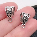 Enganches de aleación de plata antigua en forma de corazón para collares y joyas de bricolaje - Enganche Triple Plata Antigua (8759)