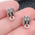 Fianzas de aleación plateada con textura rayada para creación de joyas DIY - Enganche Triple Plata Antigua (8910)