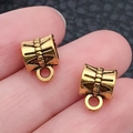 Cuentas de aleación dorada con relieves y pequeños aros para la creación de joyas DIY - Enganche Triple Oro Antiguo (14334)