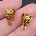 Enganches dorados vintage calados con flores para la creación de joyas artesanales - Enganche Triple Oro Antiguo (14335)