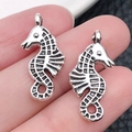 Par de colgantes de caballito de mar de aleación vintage para accesorios de joyería - Caballito de Mar Oceánico Plata Antigua (10363)