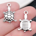 Colgante de tortuga marina en aleación plata antigua para joyas DIY, vista frontal y trasera - Tortuga Marina Plata Antigua (17313)
