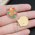 Pendentif couronne de Noël en émail avec bonhomme de pain d'épices et base dorée - Couronne de Bonhomme en Pain d'Épice (19688)