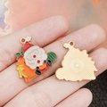 Colgante navideño DIY de Papá Noel en esmalte colorido con reverso dorado de patrón solar - Papá Noel con Tarta de Regalo Naranja (19572)