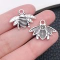 Colgante de abeja de plata antigua para joyas DIY con alas detalladas y acabado vintage - 1 Pc Abeja Plata Antigua 16x20mm (7390)