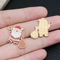 Pendentif Père Noël en émail et alliage avec anneau pour création de bijoux DIY créatif - Père Noël portant des Cadeaux (19692)