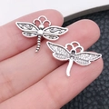 Colgantes de libélula en plata antigua para fabricación de joyas DIY y llaveros - 1 Pc Libélula Plata Antigua 16x22.3mm (10367)