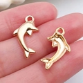 Colgantes de delfines dorados en aleación con anilla para joyería artesanal - Delfín de Océano de Oro KC (11620)
