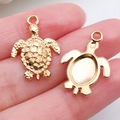 Colgantes de tortuga marina dorados en aleación para pulseras DIY con diseño de concha - Tortuga Marina Oro KC (18313)