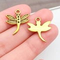 Colgante de libélula dorada vintage de aleación con alas detalladas para joyería DIY - Estilo Libélula Oro Antiguo (20170) / 17x19mm