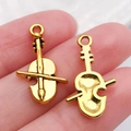 Colgantes de violín dorados vintage de aleación con detalles grabados para bisutería - Violín (20886)