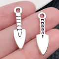 Colgante de pala vintage en aleación de plata para creación de joyas DIY - Pala de Plata Antigua (8528)