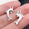 Amuletos de delfín de aleación de plata pulida para creación de joyas DIY y collares - Delfín Océano Plata Brillante (20685)