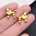 Goldene Pudel-Anhänger aus Legierung für DIY-Schmuck mit dekorativer Vintage-Prägung - Antikgold Zotteliger Hund (20558)