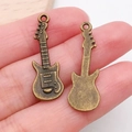 Colgantes de guitarra de bronce antiguo con grabado detallado para joyería DIY - Guitarra (712)