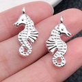 Colgantes de caballito de mar plateados para joyas DIY con escamas y dos orificios - Caballito de Mar Océano Plata Brillante (20689)