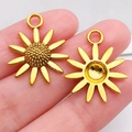 Gouden zonnebloem hanger van legering met textuur voorkant en platte achterkant voor sieraden - Antique Gold Sunflower (23x18mm)
