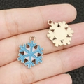Himmelblaue und rosa Emaille-Schneeflocken-Anhänger mit Goldrahmen für DIY-Schmuck - Blaue Emaille Sechseck Weihnachten Schneeflocke / 16x21mm