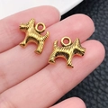 Goldene Scottish-Terrier-Anhänger aus Legierung mit Textur und Aufhängeschlaufe - Antikgold Linierter Hund (20562)