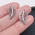 Set van twee antieke zilveren bladhangers in hol ontwerp voor DIY sieraden maken - Antiek Zilver Blad (3962)